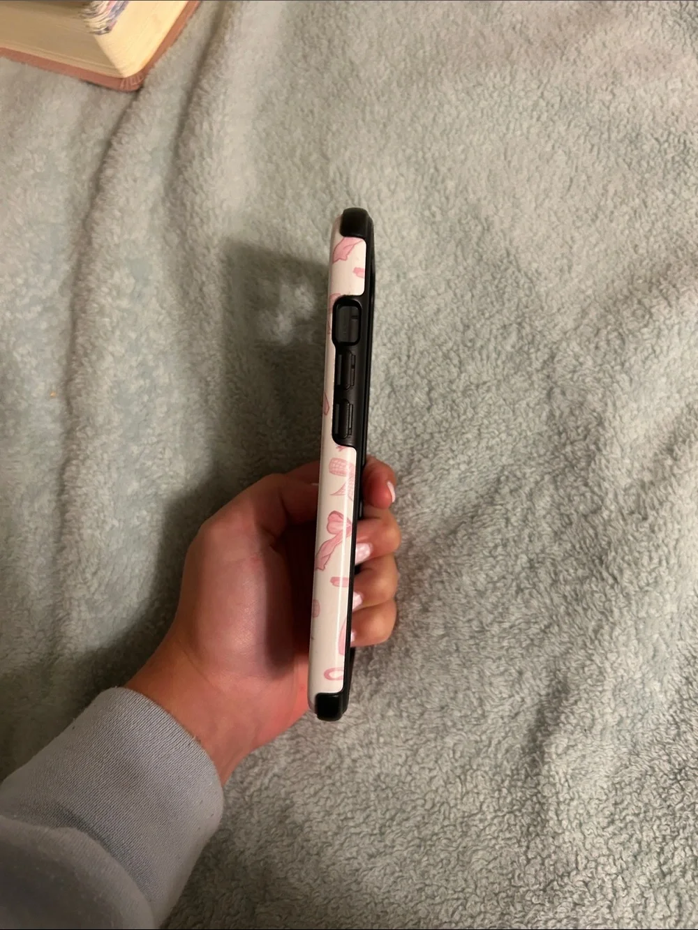 Pink Bow Pattern Protective Phone Case - White & Pink
